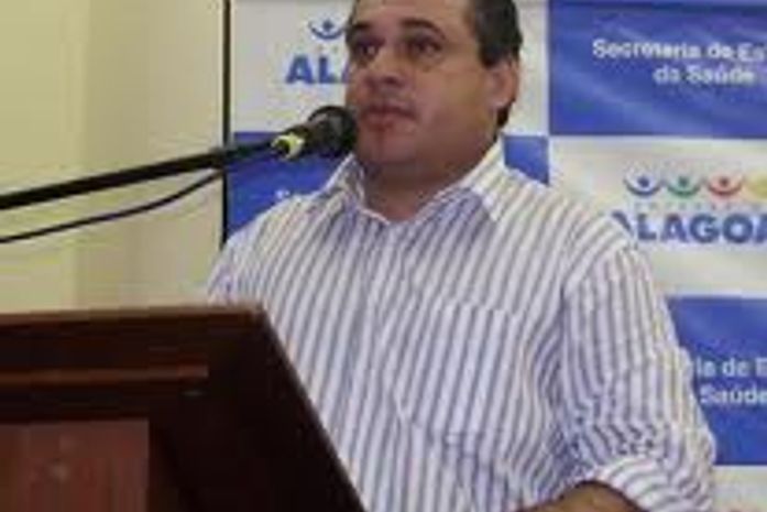 Prefeito tucano James Ribeiro