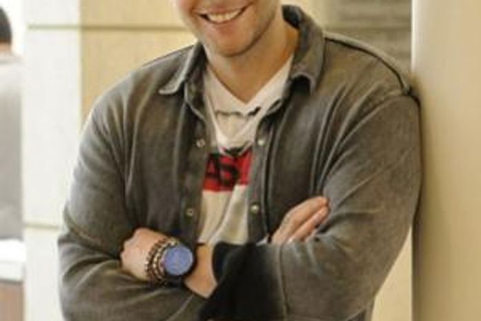 Gay em 'Amor à Vida', Thiago Fragoso diz que assédio feminino aumentou