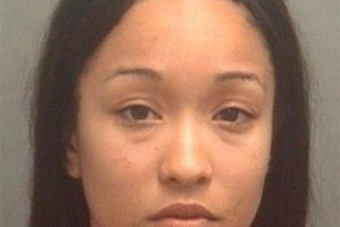 Americana é presa ao deixar filhos em carro para ir a show