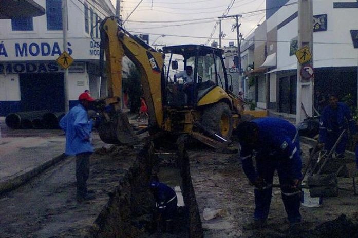 Obras de drenagem e escoamento são intensificadas em várias regiões de Maceió