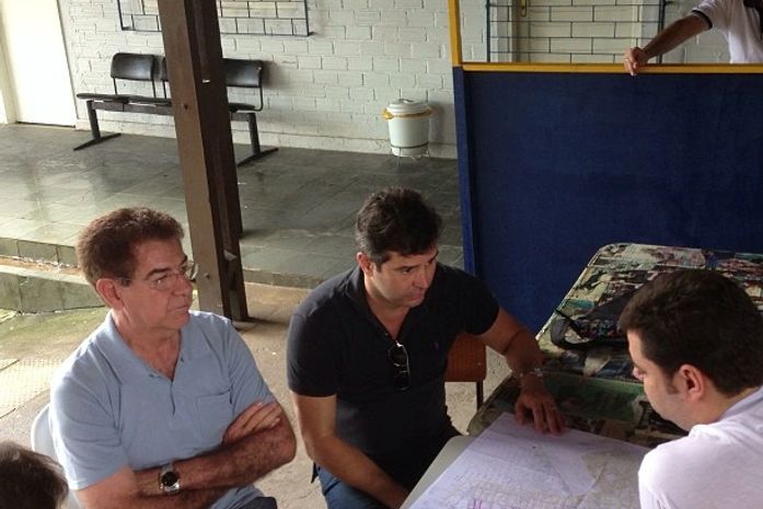 Quintella na Santa Lucia com Roberto Fernandes e o vereador Chico Filho