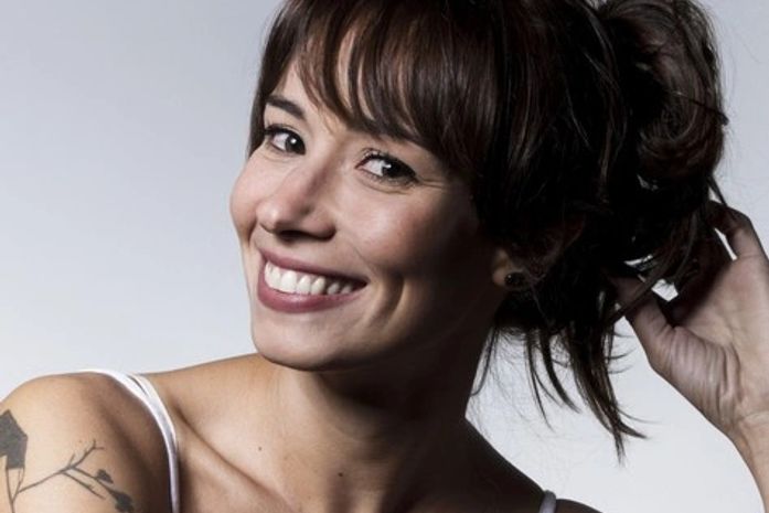 Vilã de 'Malhação', Flávia Rubim fala de cena sexy e namoro com músico