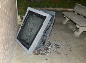 Homem quebra televisor de praça de Joaquim Gomes e acaba espancado por moradores