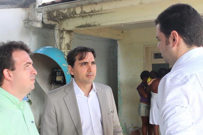 Presidente da Câmara, Chico Filho leva secretário de saúde, João Marcelo para conhecer posto de saúde há dois anos abandonado