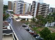 Chuvas voltam a alagar ruas em Maceió e Defesa Civil segue em alerta