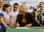 Prefeita Fátima Rezende entrega creche reformada e assina seis ordens de serviço para “reformaço” nas escolas de Pilar