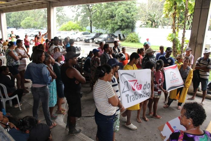Sem Terra invadem sede da Eletrobrás