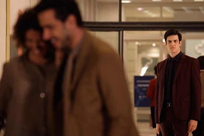 Félix quebra a cara ao chamar Jacques para jantar