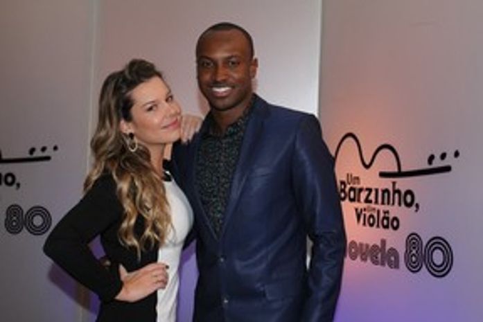 Fernanda Souza agradece apoio de fãs após internação de Thiaguinho: 'Deus no comando'