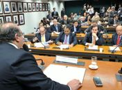 Maiores partidos da Câmara querem limitar verba e TV dos menores