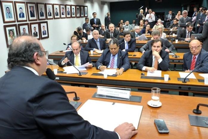 Maiores partidos da Câmara querem limitar verba e TV dos menores