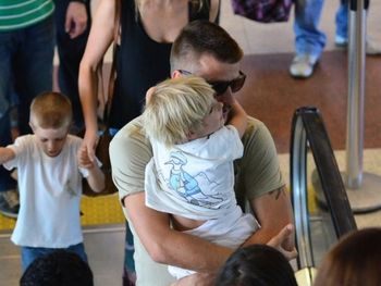 Fernanda Lima Rodrigo Hilbert E Os Filhos Embarcam No Rio