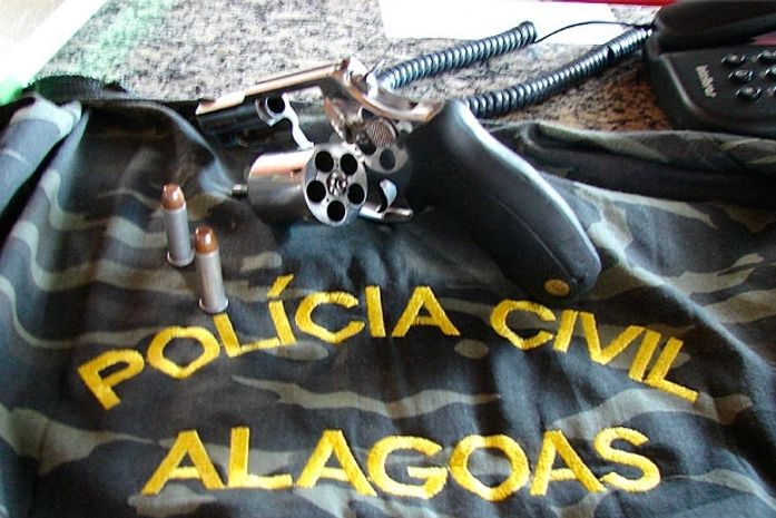 Arma apreendida com menores