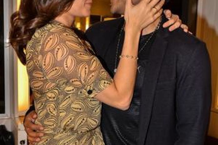 Namorado de Deborah Secco irá receber peregrinos em sua casa