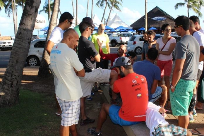 Triatletas se reuniram na Ponta Verde