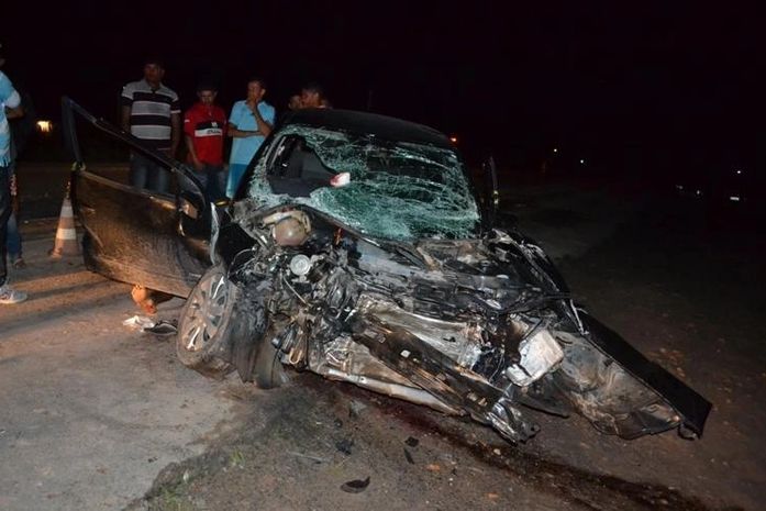 Gol ficou completamente destruido