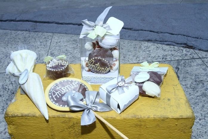 Veja as lembrancinhas de Antônio, segundo filho da atriz global Juliana Paes