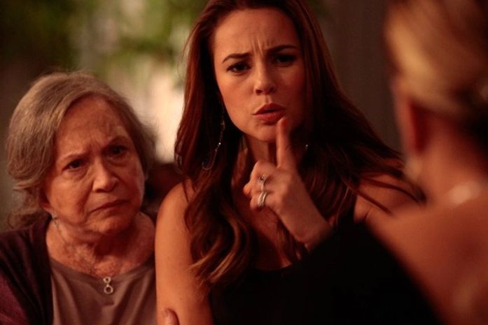 Paloma descobre ser filha de César com ex-amante