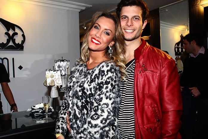 Ex-BBB Lia fala sobre o namoro: 'Levo a fama, mas ele é mais ciumento'