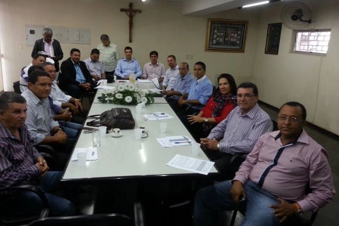 Uveal reúne vereadores em Palmeira para definir encontro regional