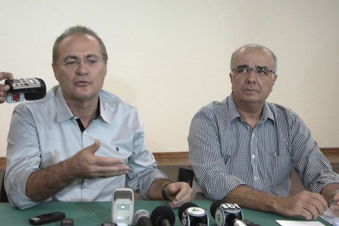 Renan Calheiros durante a coletiva