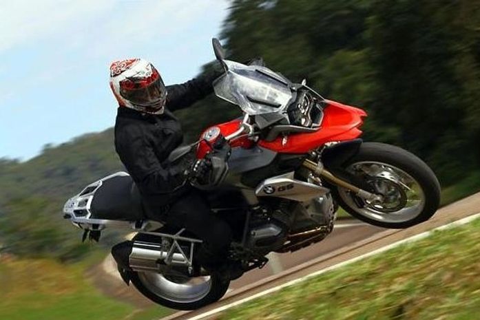 TESTE: Nova dos “pés à cabeça”, BMW R 1200GS fica ainda melhor