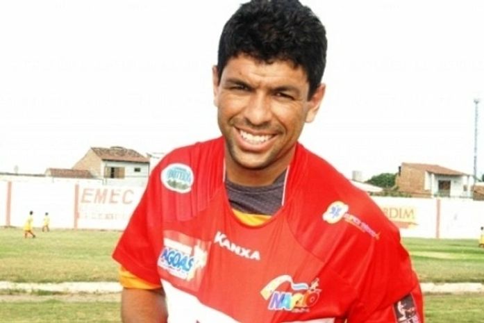 Em carta de despedida, atacante Schwenck agradece e deseja sorte ao CRB