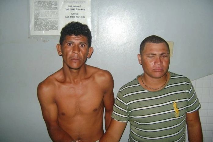Acusados foram capturados no povoado Penedinho, portando um revólver calibre 38