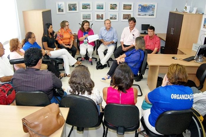 Renan recebeu representantes de entidades em defesa dos portadores de necessidades
