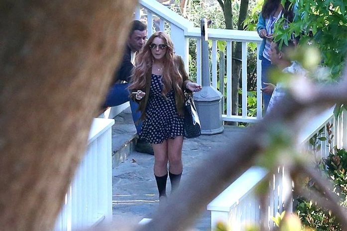 Lohan deixa rehab após 90 dias; atriz teria passagem (só de ida) para Europa