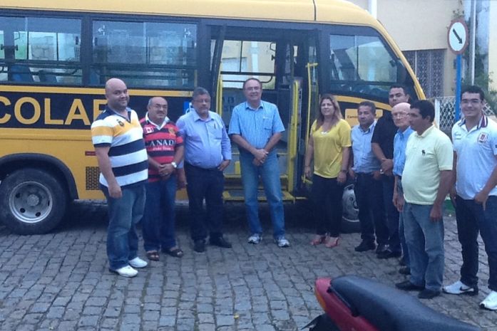 Prefeitura de Traipu adquire novos ônibus escolares