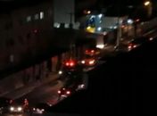 Imagens de viaturas do Corpo de Bombeiros se dirigindo ao local da ocorrênncia