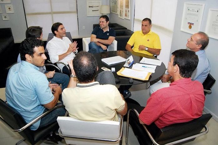 Renan Calheiros se reúne com vereadores de Maceió