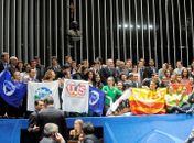 Renan com representantes dos jovens após aprovação do estatuto