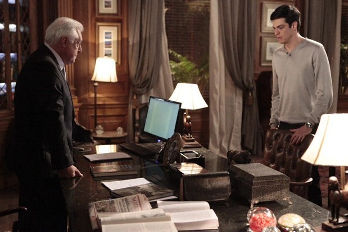 César humilha Félix: 'Você nunca vai ocupar a presidência do hospital!'