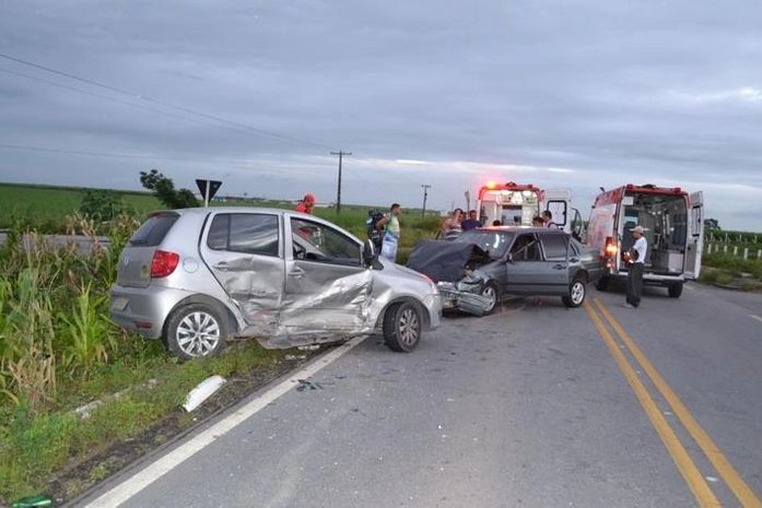 Acidente grave deixa quatro pessoas feridas na BR 101 em São Miguel dos Campos
