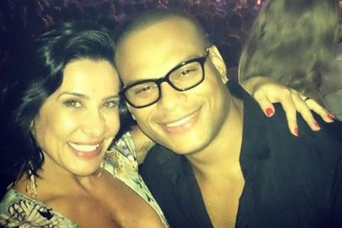 "Tenho um marido que me ama", diz Scheila Carvalho