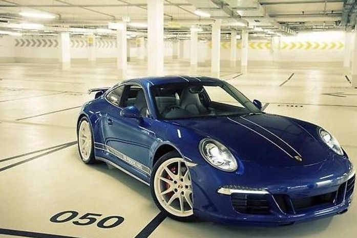 Porsche cria versão do 911 Carrera S para celebrar 5 milhões de fãs no Facebook