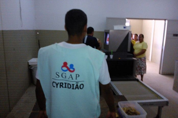 Presos estariam participando de revistas em presídios