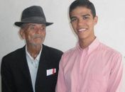 Poeta José Benjamin (chapéu) e o vereador democratas Clewinho