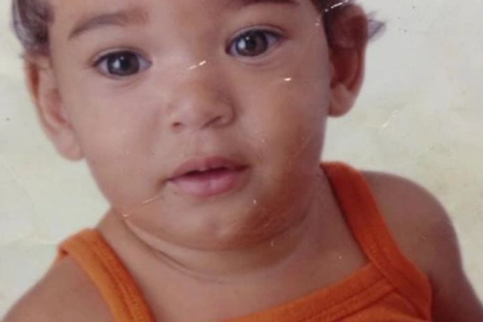 Mãe procura filha de três anos levada pelo pai há 15 dias