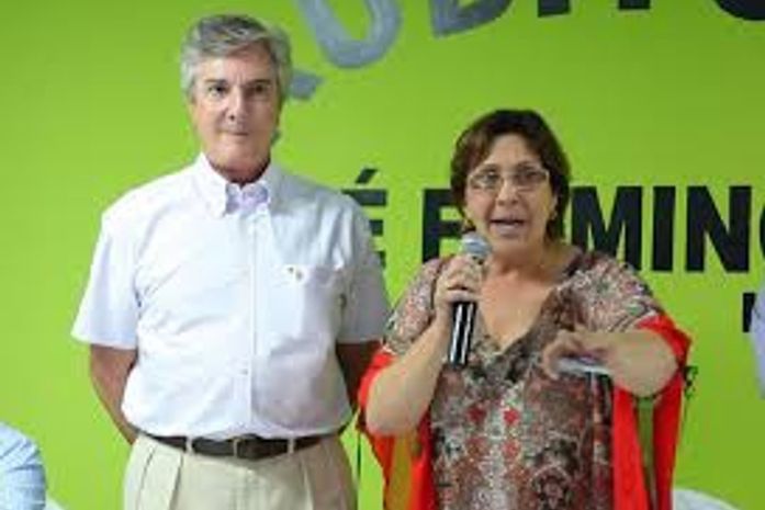 Collor ao lado de Célia criando estrutura no PTB em Arapiraca