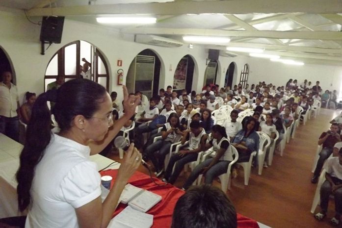 Heloísa Helena debate com estudantes em Penedo