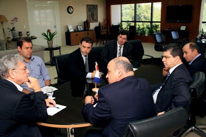 Presidente da Eletrobras visita Governador Teotonio Vilela
