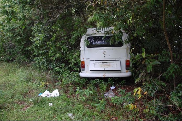 Corpo é encontrado dentro de um a kombi na AL 215