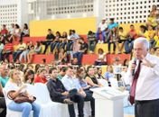 Nonô na palestra com os estudantes na Fal.