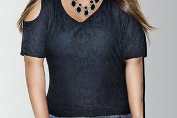 Preta Gil estrelou a campanha Special For You da C&A. No entanto, as fotos publicadas no Facebook da marca nesta terça-feira (13) não agradaram os internautas, que reclamaram do uso excessivo de photoshop