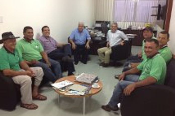 Nonô e os produtores de Leite