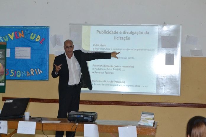 Prefeitura de Joaquim Gomes promove treinamento sobre licitação e gestão pública