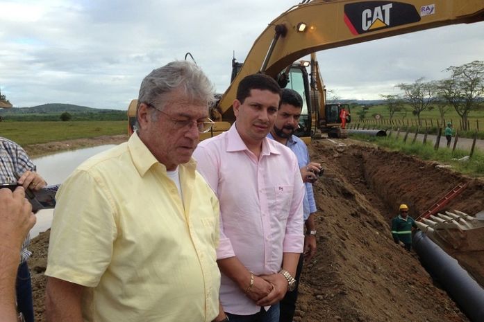 Téo e Fabinho às margens da Adutora